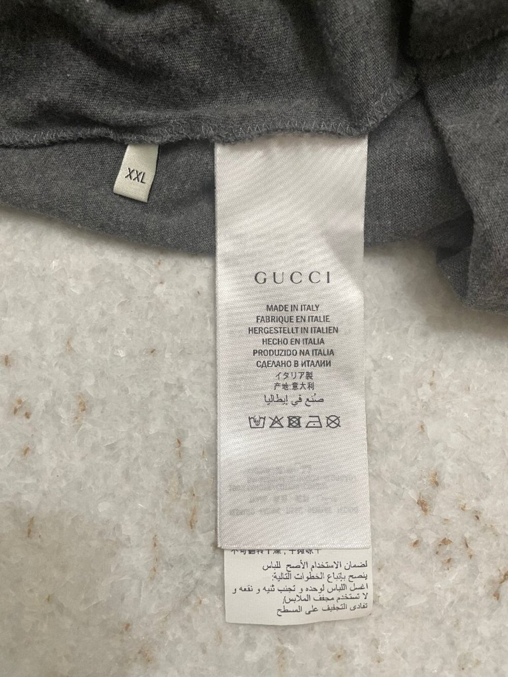 GUCCI~"GUCCI" Classic Logo Jersey T-Shirt, UNISEX - Picture 5 of 6